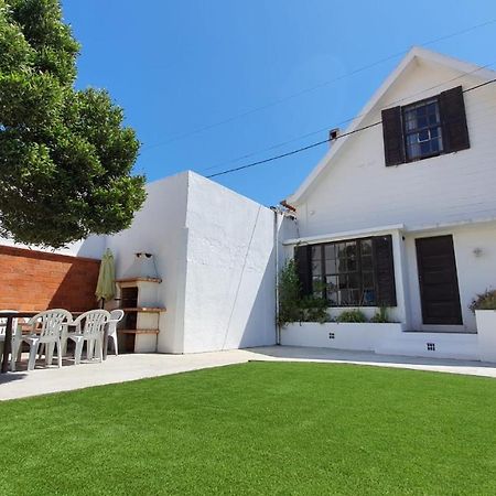 The Beach House Barra Екстериор снимка