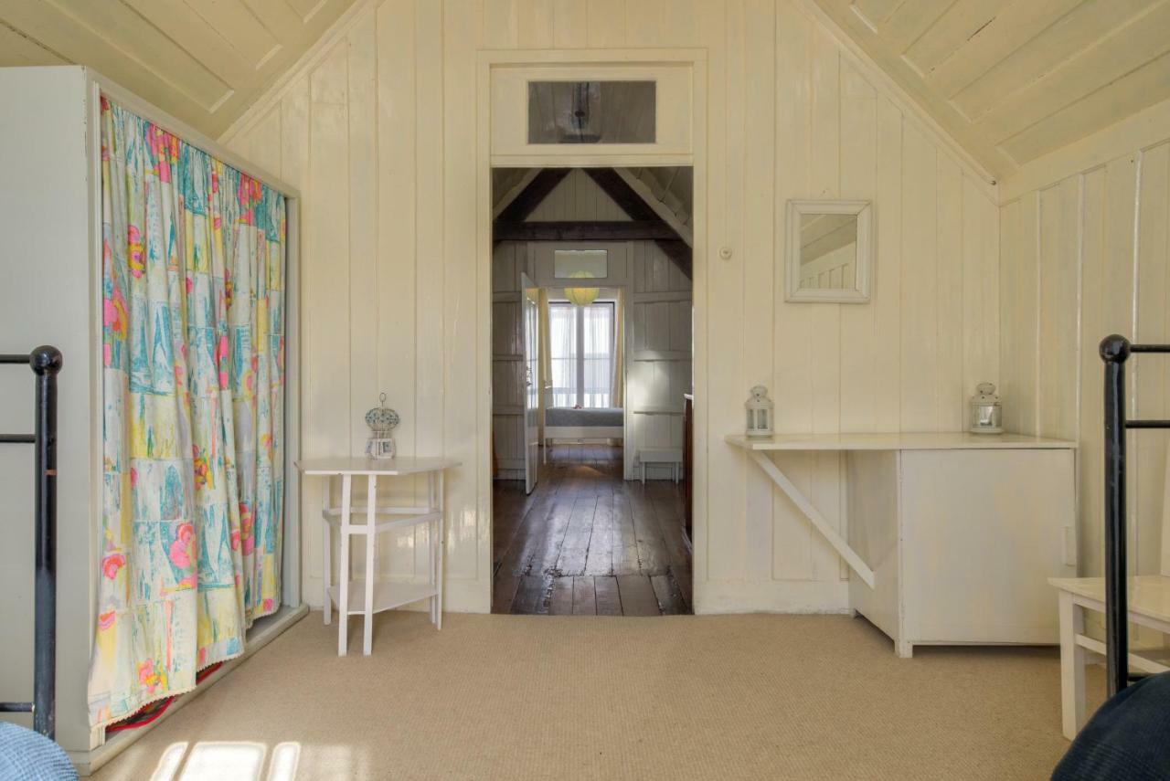 The Beach House Barra Екстериор снимка