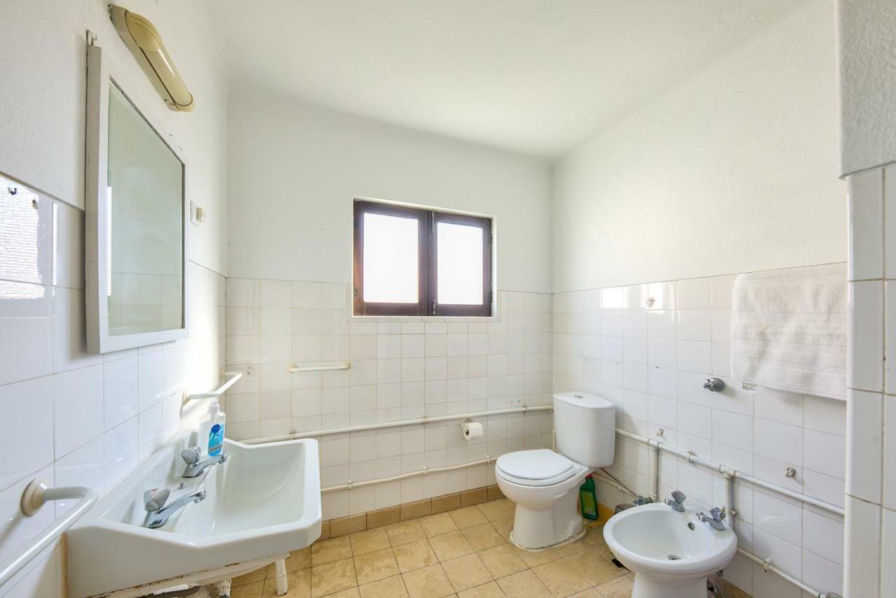 The Beach House Barra Екстериор снимка